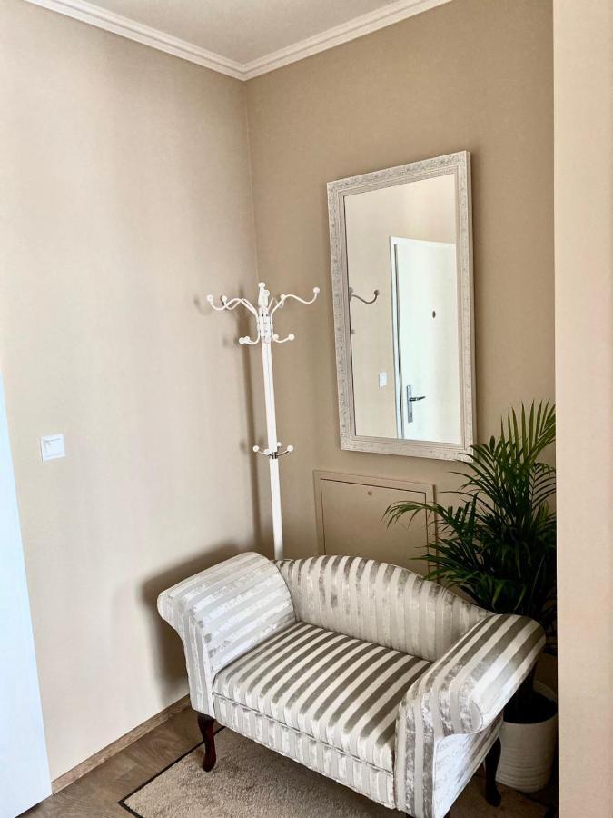 Die Oase - Luxurious Apartment Near The City Center With Free Parking Pressburg Exterior foto