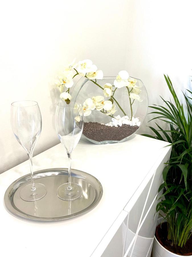 Die Oase - Luxurious Apartment Near The City Center With Free Parking Pressburg Exterior foto