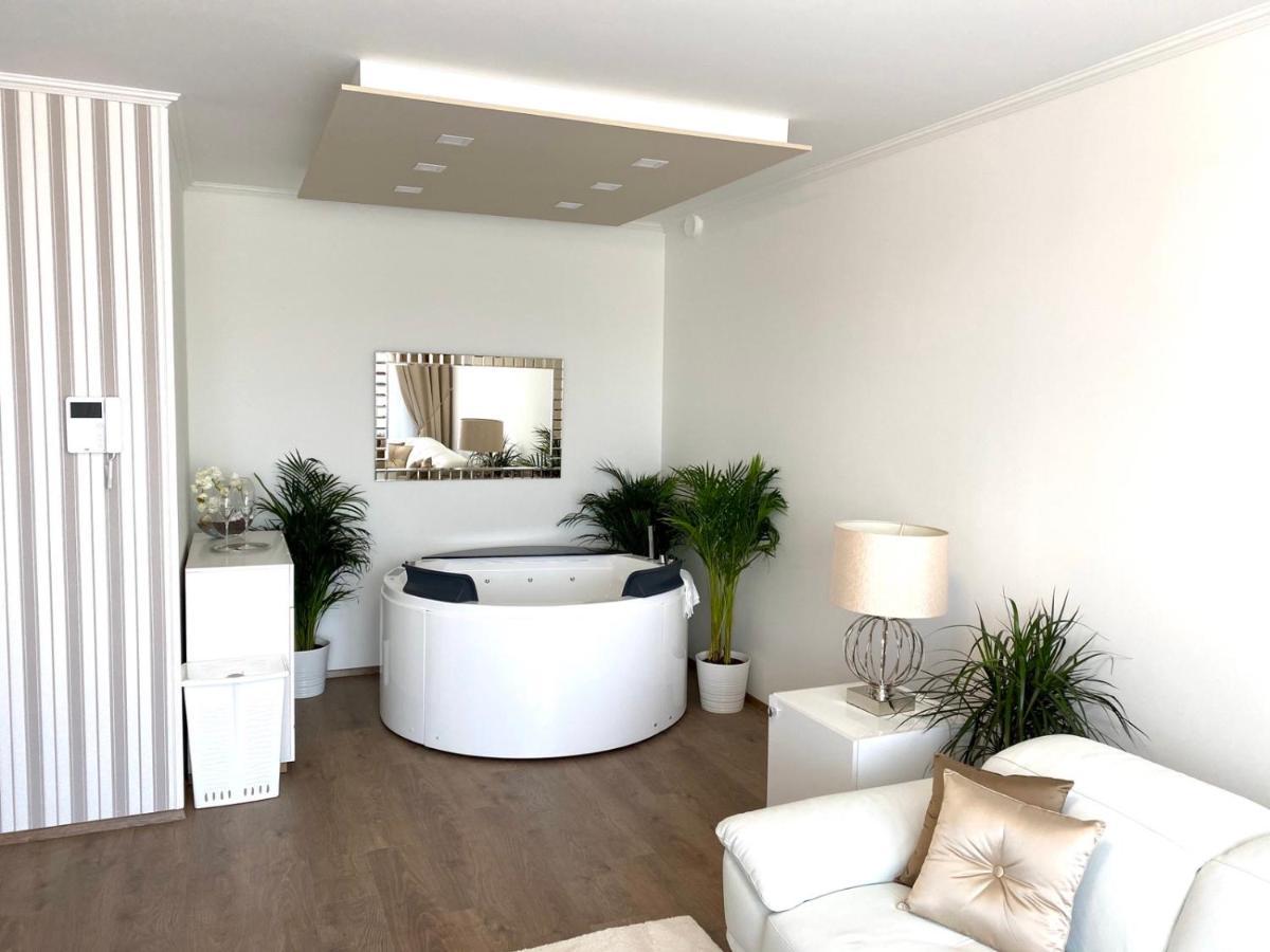 Die Oase - Luxurious Apartment Near The City Center With Free Parking Pressburg Exterior foto