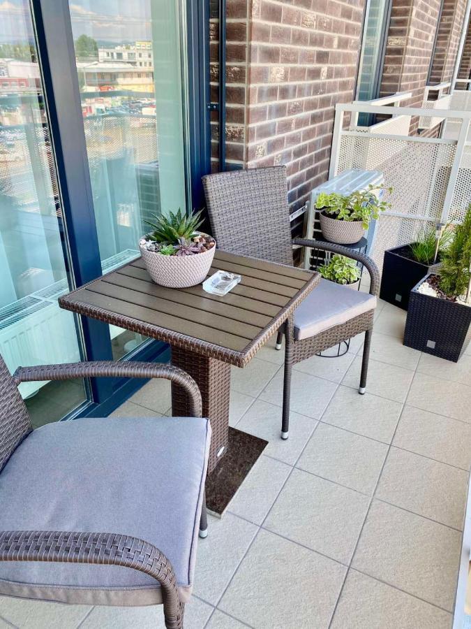 Die Oase - Luxurious Apartment Near The City Center With Free Parking Pressburg Exterior foto